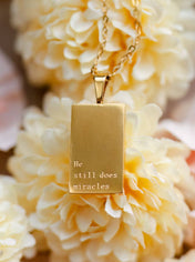 Necklace: 18kt Gold He still does miracles